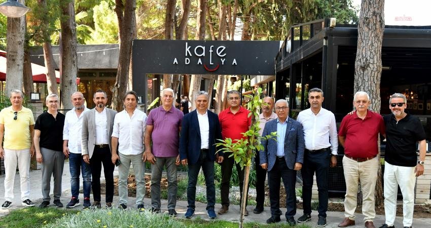 Muratpaşa Belediye Başkanı Ümit Uysal, Adalya Vakfı’nın yaklaşan Kurban Bayramı’nda