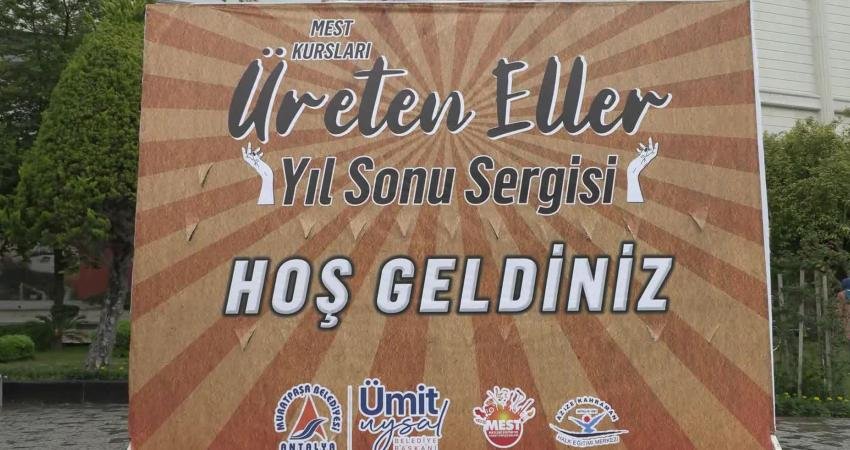 Muratpaşa Belediyesi Kursiyerlerinden Yıl Sonu Sergisi Muratpaşa Belediye Başkanı Ümit Uysal, belediyenin meslek edindirme, sanat ve