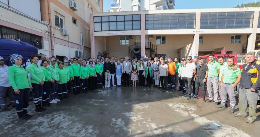 Narlıdere Belediye Başkanı Ali Engin, Kurban Bayramı öncesinde belediye personeli