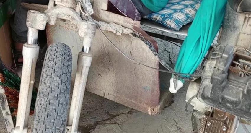 Osmaniye'nin Toprakkale ilçesinde yaşayan ve bıçak bileme işi yapan engelli