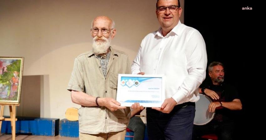 Seferihisar Belediyesi, ilçede uzun yıllardır ikamet eden ressam ve heykeltıraş