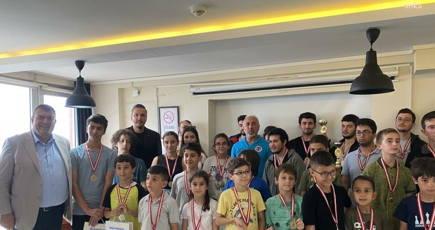 Seferihisar Belediyesi, okulların kapanmasıyla birlikte Teos Yaratıcı Yazarlar Evi’nde 'Yaza