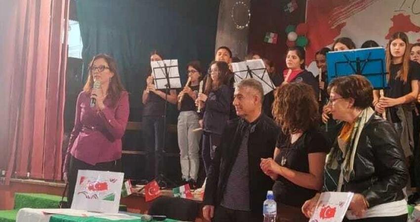 Seferihisar Muharrem Gülpınar Ortaokulu öğrencileri ve öğretmenleri, Erasmus KA-121 okul