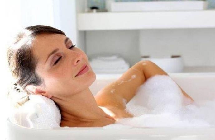 Kalori yakmanın kolay yollarını arayanlar için sıcak banyo mucizesinin detayları