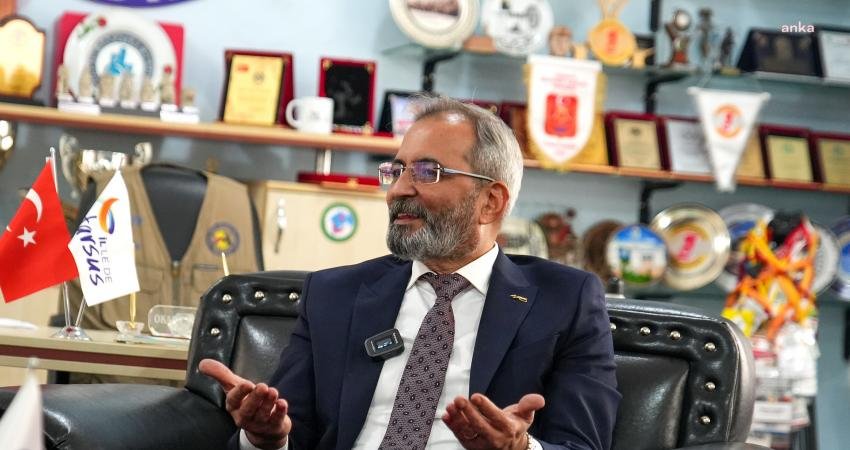 Tarsus Belediye Haluk Bozdoğan, gündeme dair soruları yanıtlamak üzere katıldığı