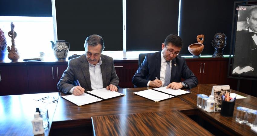 Tepebaşı Belediye Başkanı Ataç: “Baro ile İmzaladığımız Protokol ile Kadınlarımızı Güvence Altına Alacağız” Tepebaşı Belediyesi ve Eskişehir Barosu arasında iş birliği protokolü imzalandı.