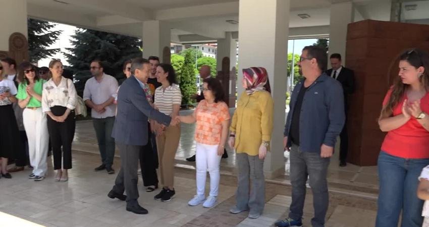 Tepebaşı Belediye Başkanı Ahmet Ataç, Kurban Bayramı öncesinde personelle bir