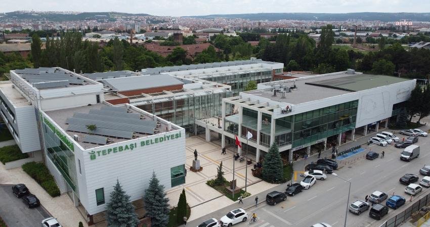 Tepebaşı Belediyesi, başta ana hizmet binası olmak üzere ilçe genelinde