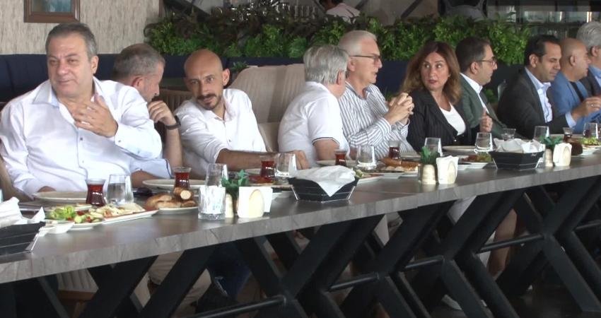 Tunç Soyer: Kemeraltı, Dünyanın En Büyük Markalarından Biri Haline Gelmeli İzmir Büyükşehir Belediye Başkanı Tunç Soyer, İzmir Tarihi Kemeraltı Gayrimenkul