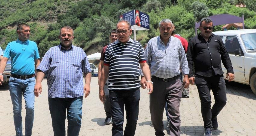 Turgutlu Belediye Başkanı Çetin Akın, yapımında sona yaklaşılan Sanayi Çarşısı