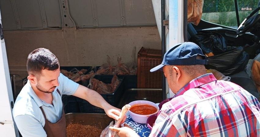 Turgutlu Belediyesi'nin Kurban Bayramı dolayısıyla başlattığı “Sizden Gelen Bağışlarla Aş