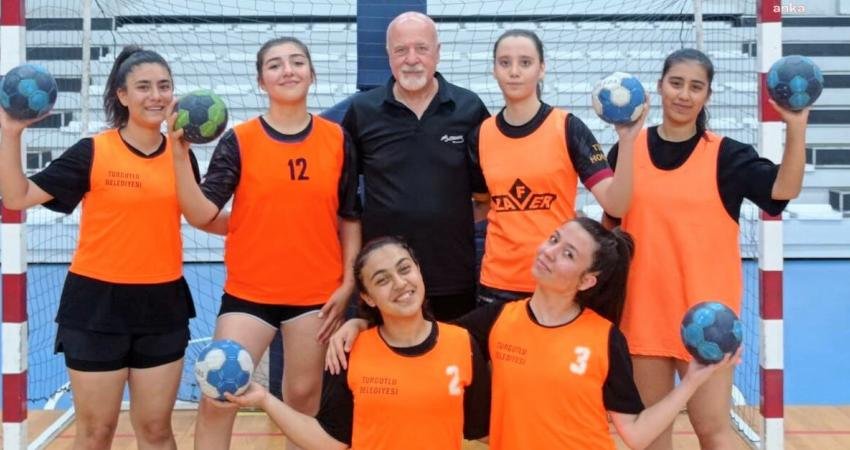 Turgutlu Belediyespor U15 Kadın Hentbol Takımı’ndan 6 sporcu, Türkiye Hentbol