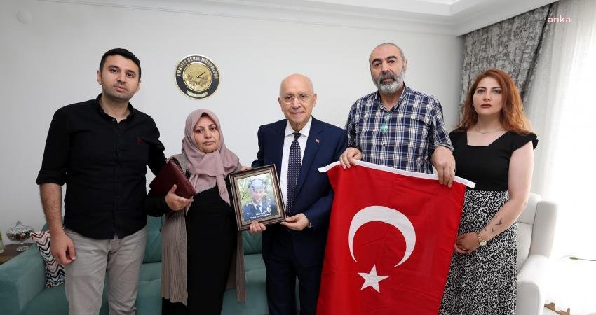 Yenimahalle Belediye Başkanı Fethi Yaşar, Babalar Günü dolayısıyla Şehit Polis