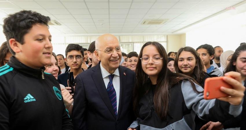 Yenimahalle Belediyesi’nin öğrencilere eğitim desteği sağlamak ve eğitim kalitesini artırmak