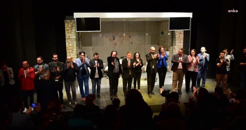 Bornova Belediyesi Şehir Tiyatrosu (BBŞT) “Kafes” oyunuyla ödülleri topladı. Ege