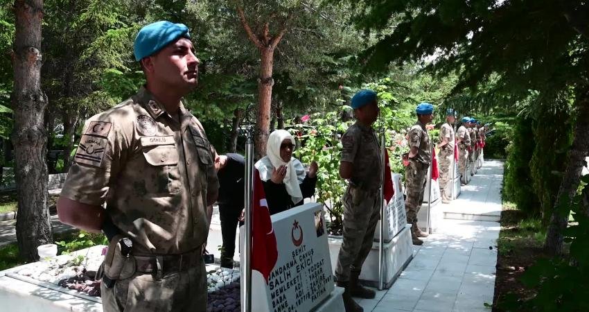 Yozgat'ta Kurban Bayramı arifesinde il protokolü, şehit aileleri ve vatandaşlar