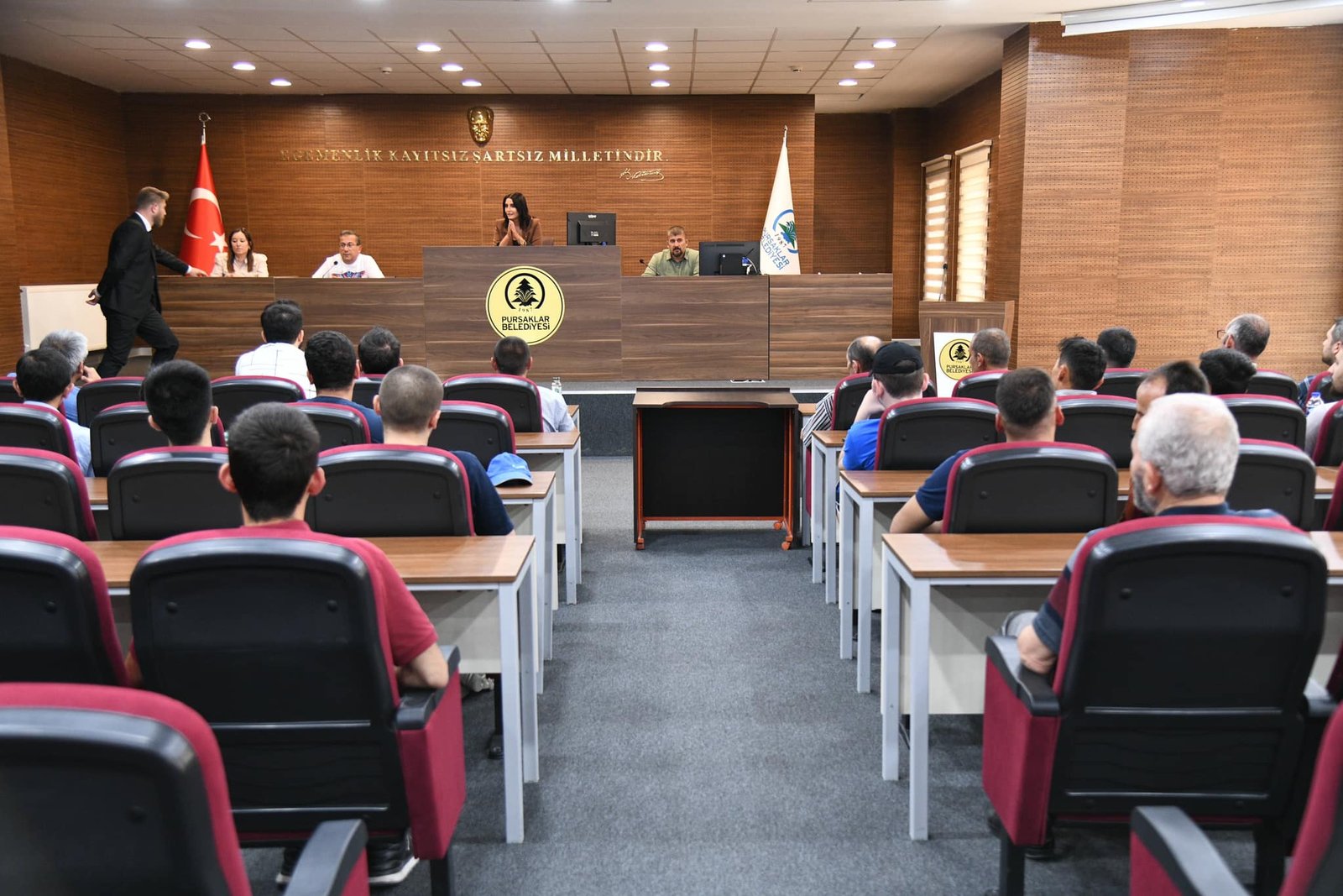 İş arayan vatandaşlara yardımcı olmak amacıyla yoğun mesai harcayan Pursaklar