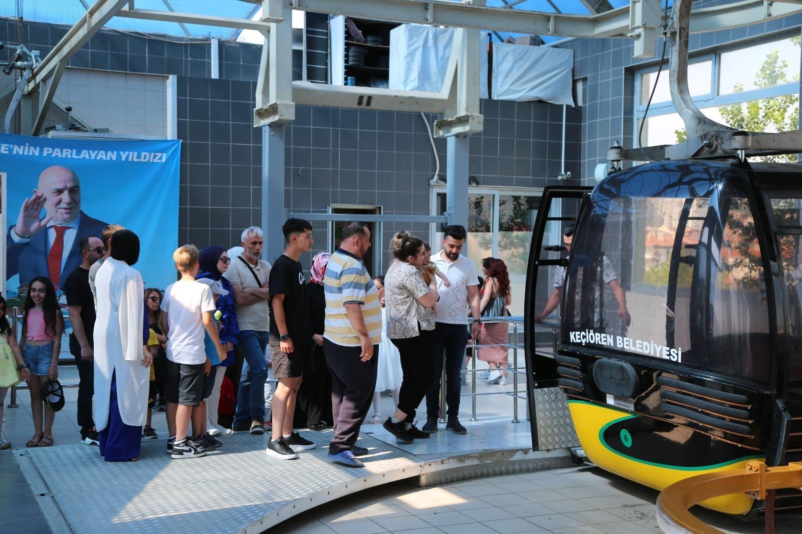 Keçiören Belediyesi bünyesinde Kurban Bayramı boyunca hizmet veren Deniz Dünyası,