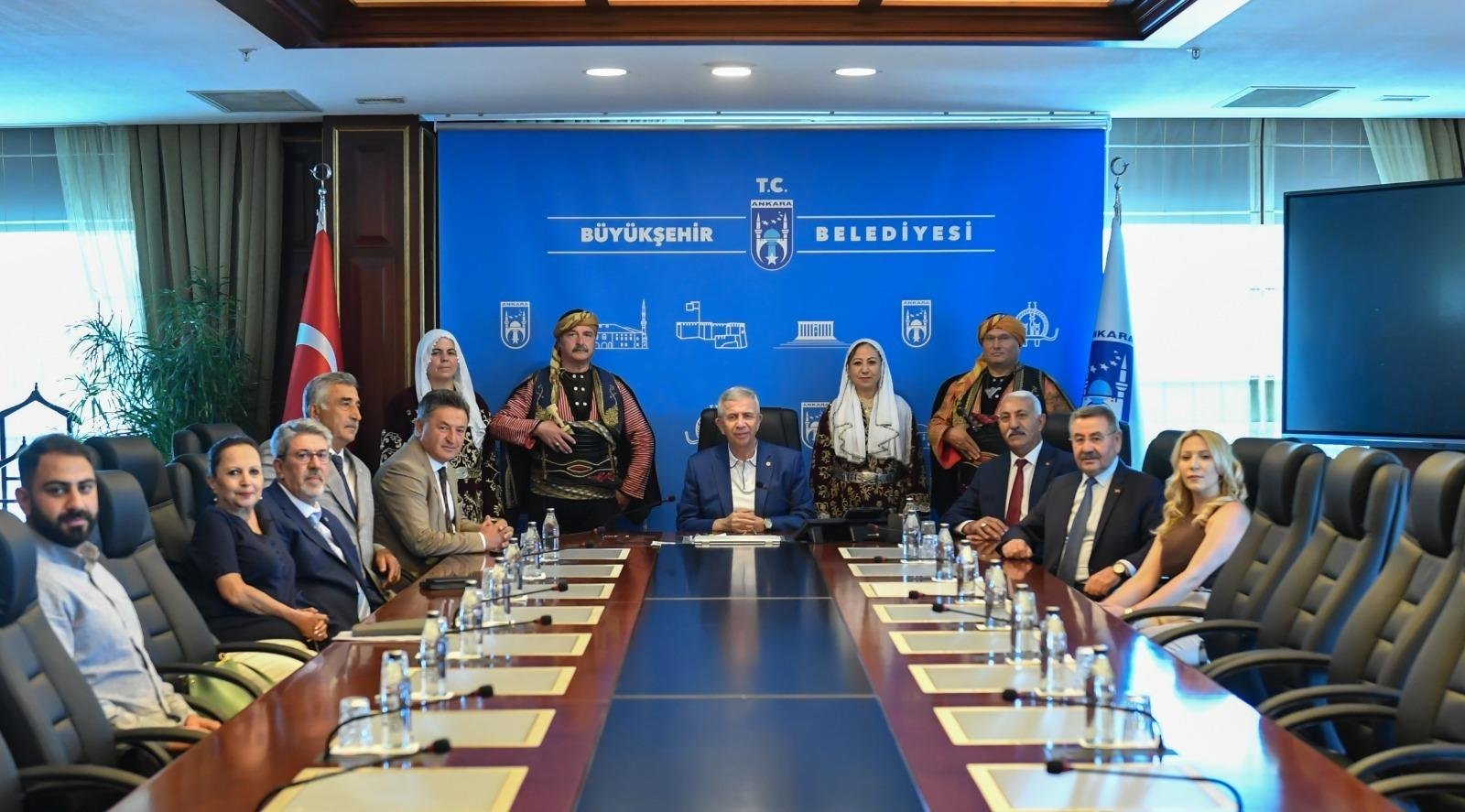 Ankara Kulübü Derneği Genel Başkanı Dr. Metin Özaslan ve beraberindeki
