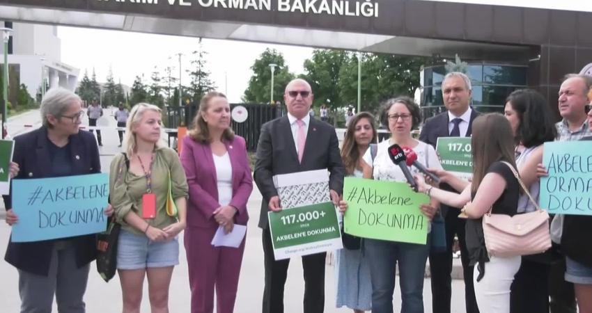 Ankara’da çevreciler, Muğla’daki Akbelen Ormanı’nda bu sabah başlayan ağaç kesimini