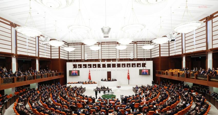 AKP’nin memur maaşlarında artış öngören 17 maddelik teklifinde emekliler yer