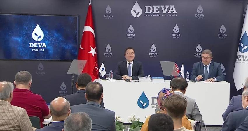 Ali Babacan: “İktidar Şu Anda Dar Gelirlinin, Sabit Gelirlinin Elinde Ne Var Gözünü Oraya Dikmiş Durumda” Demokrasi ve Atılım (DEVA) Partisi Genel Başkanı Ali Babacan, "İktidar
