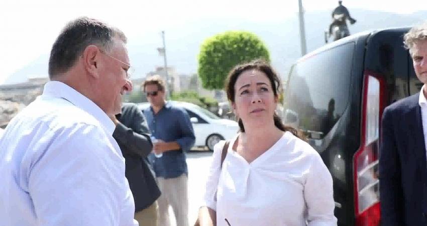 Hollanda’nın başkenti Amsterdam’ın Belediye Başkanı Femke Halsema ve beraberindeki Hollanda