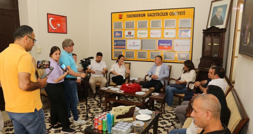 Amsterdam Belediye Başkanı Femke Halsema ve beraberindeki Hollanda Belediyeler Birliği