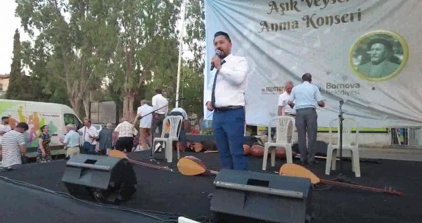 Ünlü halk ozanı ve şair Aşık Veysel, Bornova’da düzenlenen konserde
