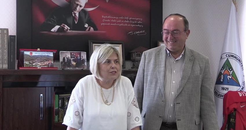 Artvin Baro Başkanı Ayla Varan, Artvin Belediye Başkanı Demirhan Elçinle