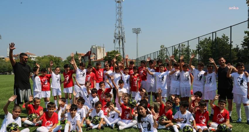 Ataşehir Belediyesi’nin her yıl düzenlediği Yaz Spor Eğitimleri, bu yıl