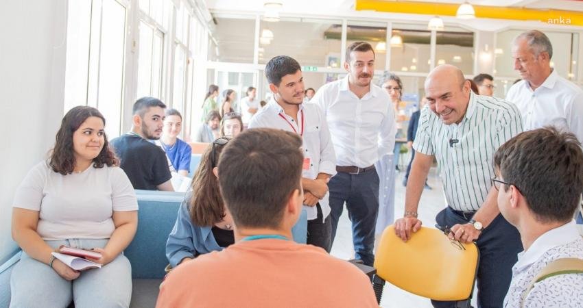 İzmir Büyükşehir Belediyesi’nin Tarihi Havagazı Fabrikası Gençlik Yerleşkesi’nde düzenlediği Üniversite