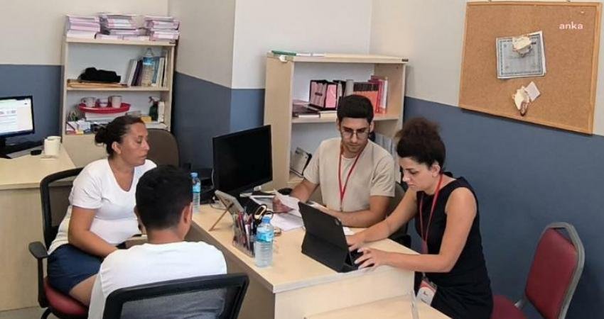 Bayraklı Belediyesi, Yükseköğretim Kurumları Sınavı (YKS) sonuçlarının açıklanmasının ardından öğrencileri