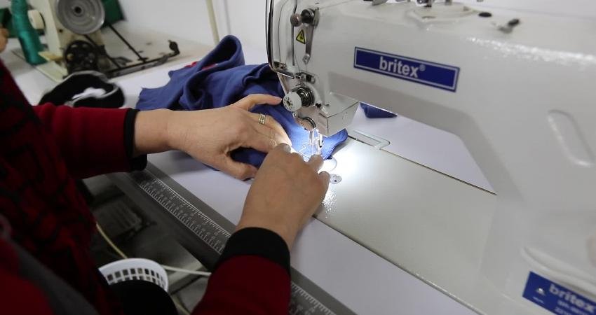 Farklı branşlarda düzenlenen hobi ve meslek edindirme kurslarında yüzlerce kadını