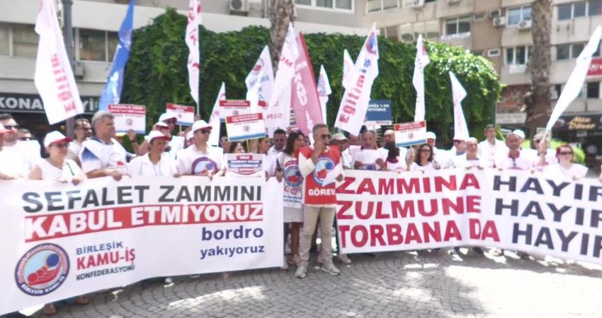 Birleşik Kamu-İş Konfederasyonu’na bağlı sendika üyeleri, İzmir’de maaş zamlarını bordrolarını