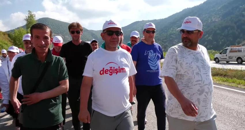 Bolu’dan Ankara’ya, 'Adalet ve Değişim' adı altındaki yürüyüşünü sürdüren Bolu