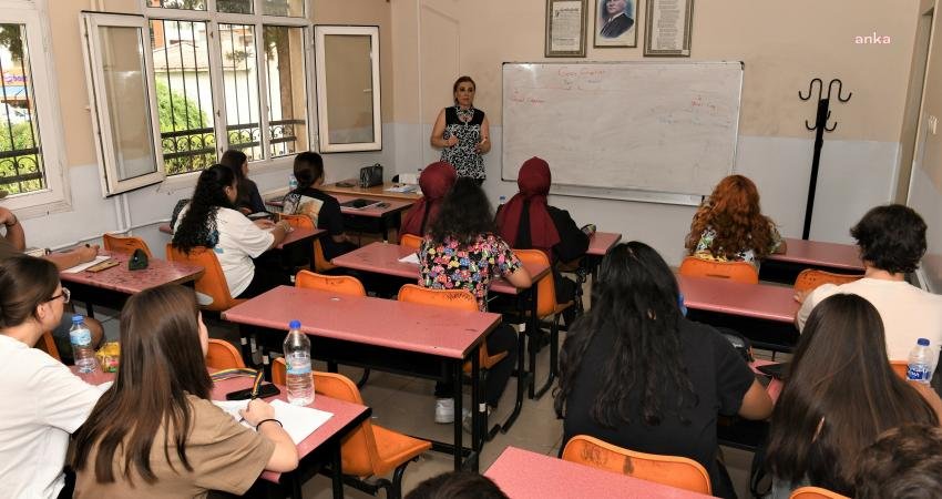 Bornova Belediyesi’nin öğrencilere ücretsiz eğitim desteği sağladığı kurs merkezi BELGEM,