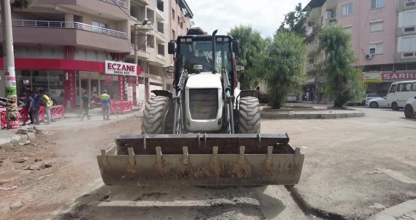 Bornova Belediyesi’nin ilçedeki yol sorununu ortadan kaldırma hedefiyle Asfalt Üretim Tesisi