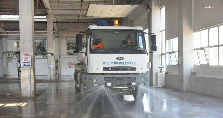 Bozüyük Belediyesi Temizlik İşleri Müdürlüğü ekipleri, Kapalı Pazar’da temizlik çalışması