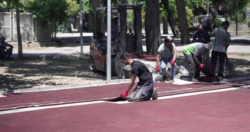 Buca Belediyesi, Şirinyer Parkı’nı Yeniliyor Şirinyer'de vatandaşların nefes alabileceği tek yeşil alan, Buca Belediyesi’nin başlattığı