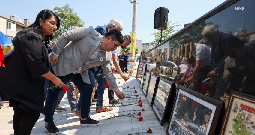 Buca, Srebrenitsa Katliamı’nı Unutmadı Srebrenitsa Katliamı’nda hayatını kaybedenler Buca’da anıldı. Buca Belediye Başkanı Erhan