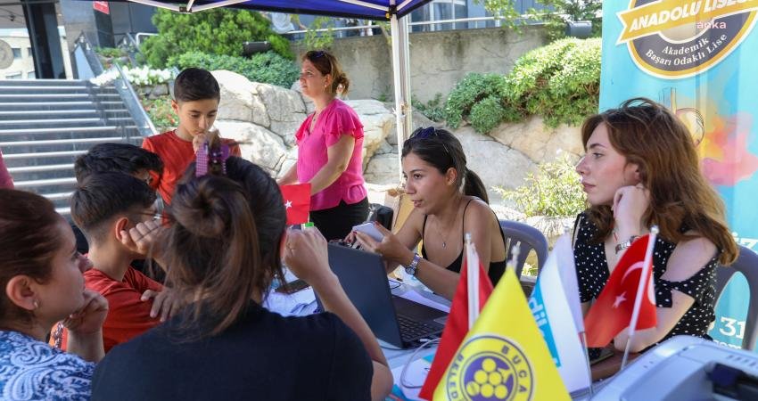 Buca Belediyesi, Liselere Geçiş Sistemi (LGS) kapsamında yapılan sınav sonrası