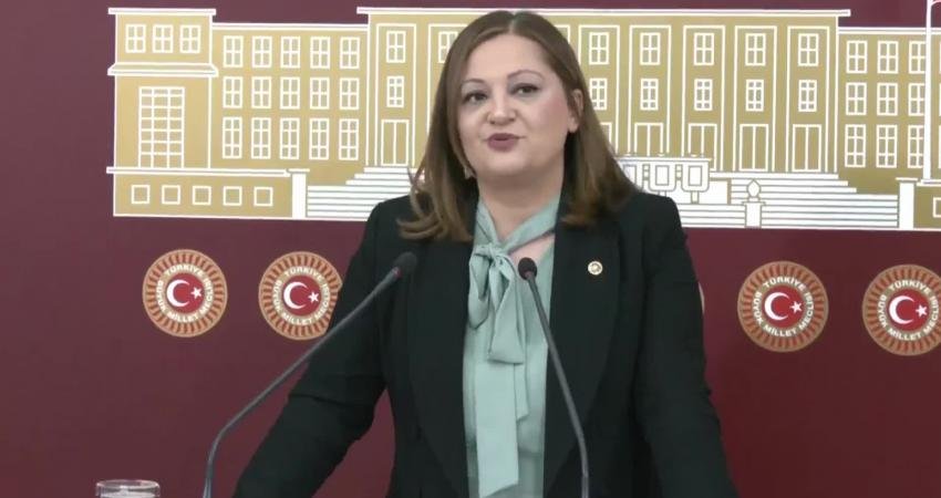 CHP Grup Başkanvekili Burcu Köksal, SADAT’ın CEO’su Melih Tanrıverdi’nin Cumhurbaşkanı