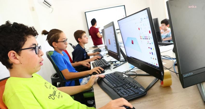 Çankaya Belediyesi Çocuk Teknoloji Evi’nde yaz okulu atölyeleri yoğun bir