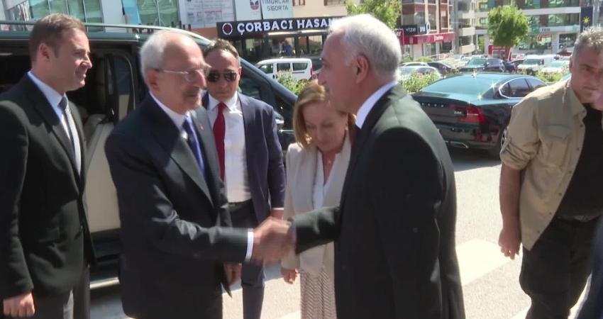 CHP Lideri Kılıçdaroğlu, İYİ PARTİ Genel Başkanı Akşener’i Ziyaret Etti CHP Genel Başkanı Kemal Kılıçdaroğlu, İYİ Parti Genel Başkanı Meral