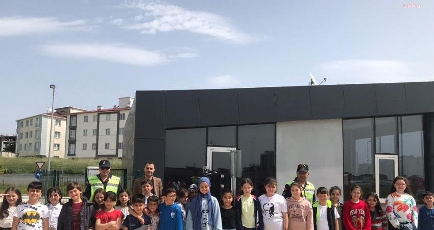 Tekirdağ Büyükşehir Belediyesi tarafından geleceğin bilinçli yaya ve sürücülerinin yetiştirilebilmesi