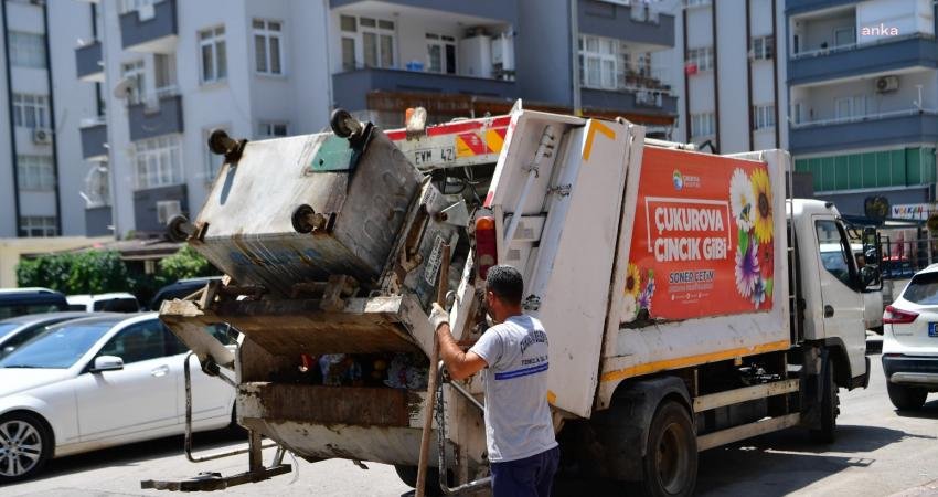 Çukurova Belediyesi Temizlik İşleri Müdürlüğü ekipleri, yaz sıcağında kötü kokuları