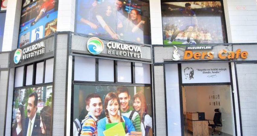 Çukurova’da Ders Kafelere Yoğun İlgi Çukurova Belediye Başkanı Soner Çetin, gençlerin iyi koşullarda sınavlara hazırlanması