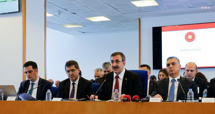 Cumhurbaşkanı Yardımcısı Yılmaz, Ek Bütçe Kanun Teklifini Sundu: “2022 Yılı Ekim Ayından İtibaren Geçen 8 Aylık Sürede Enflasyon Oranında 47,3 Puan Düşüş Meydana Gelmiştir” Cumhurbaşkanı Yardımcısı Cevdet Yılmaz, TBMM Plan ve Bütçe Komisyonu’nda 1,1