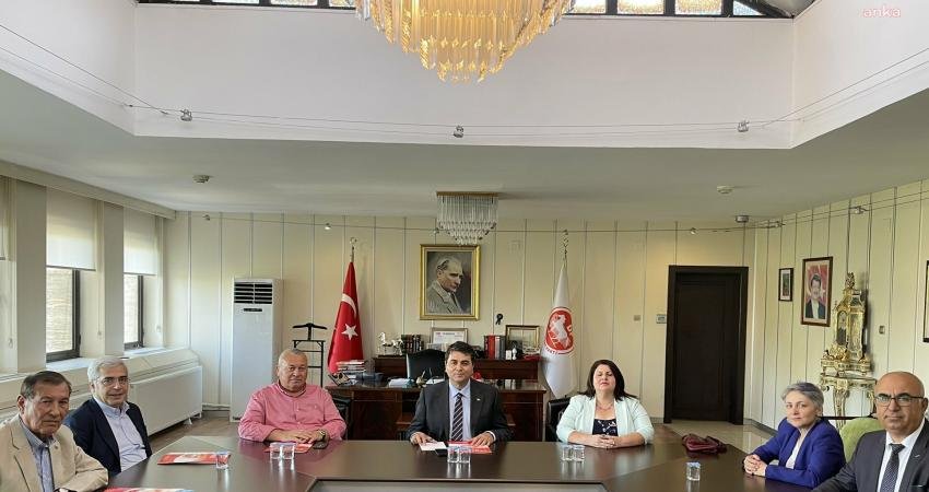DP Genel Başkanı Gültekin Uysal, KESK Yöneticileri ile Bir Araya Geldi Demokrat Parti (DP) Genel Başkanı Gültekin Uysal, KESK Eş Genel